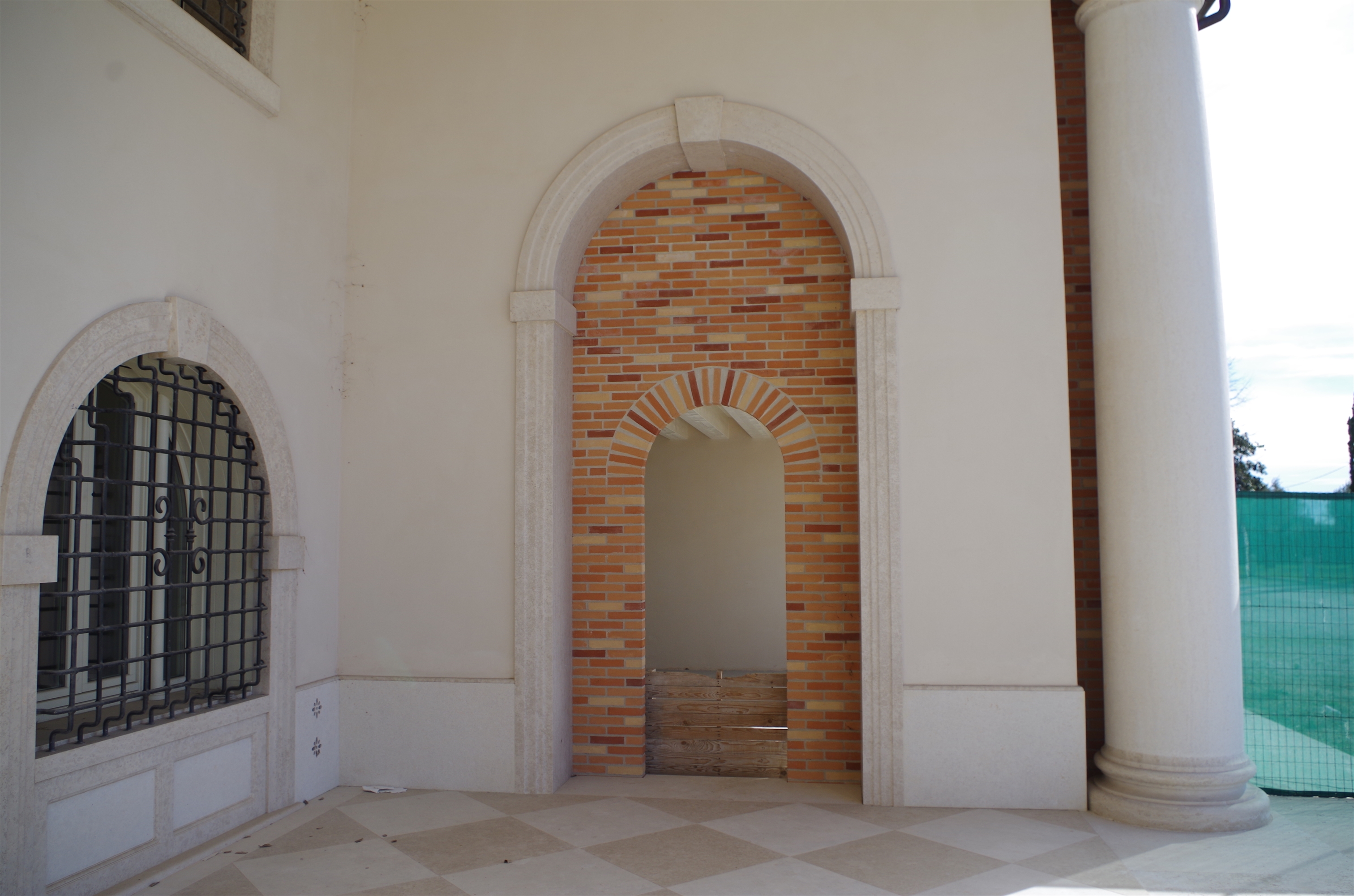 Exterior cladding in marble, granite and natural stone