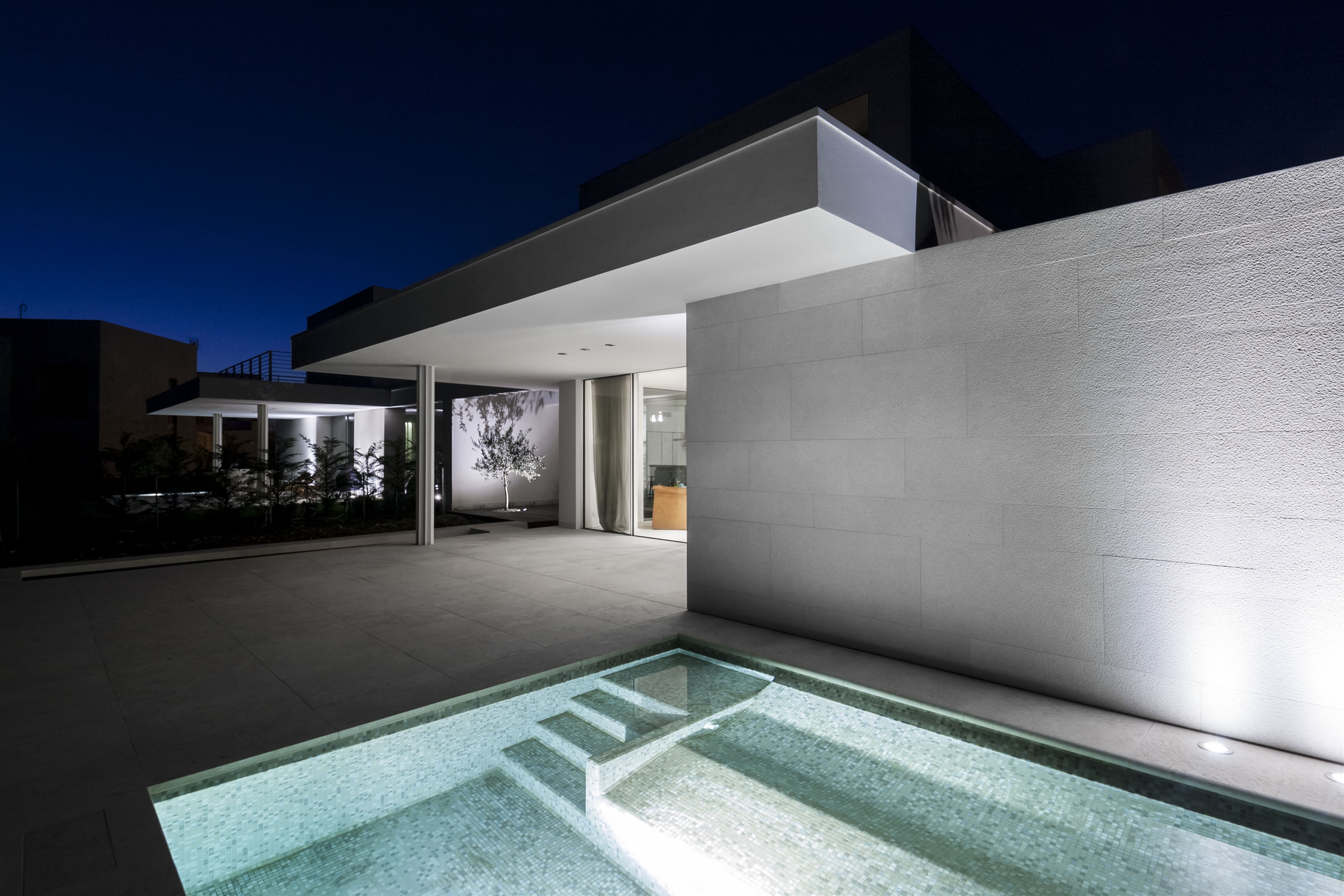 Exterior cladding in marble, granite and natural stone