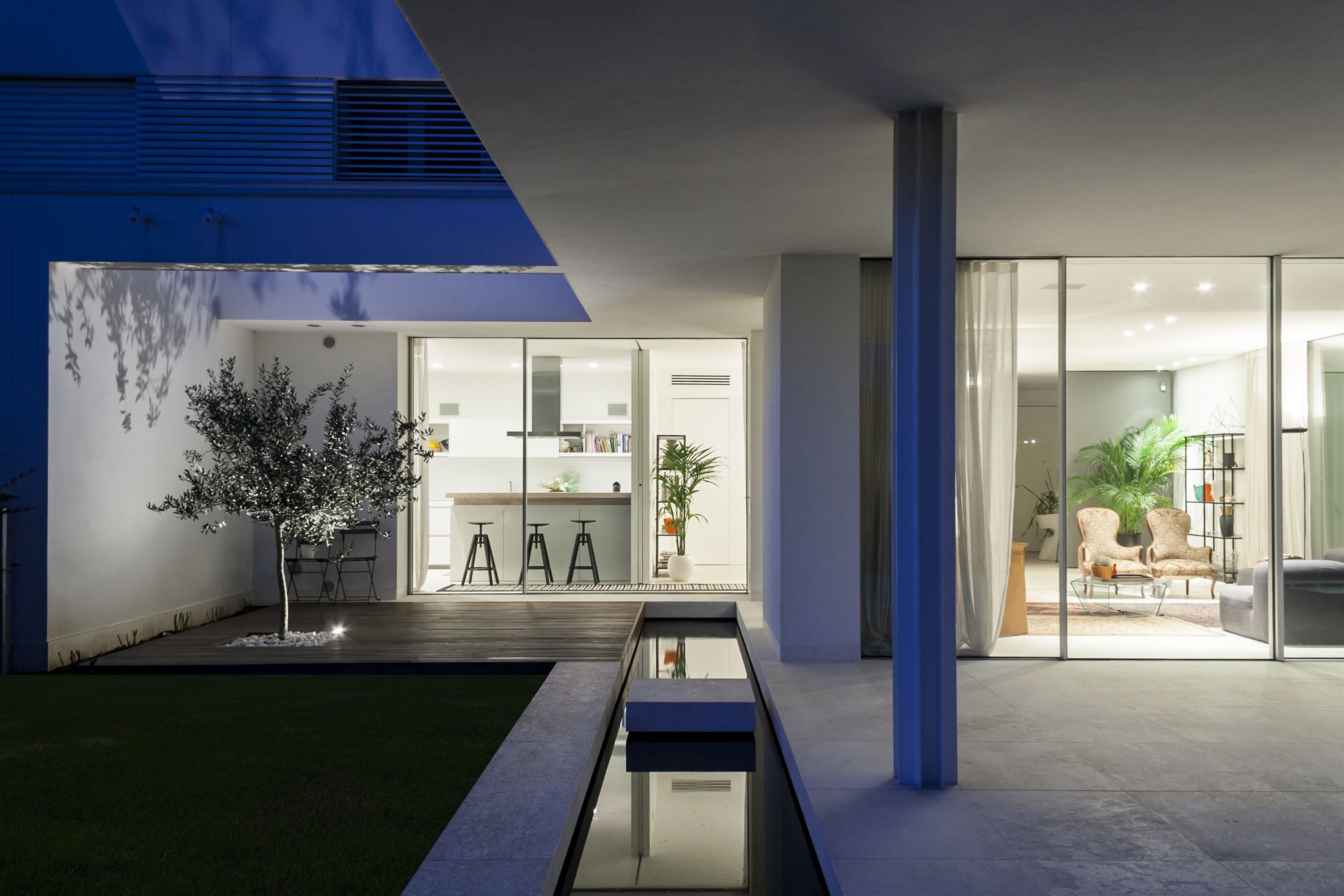 Exterior cladding in marble, granite and natural stone