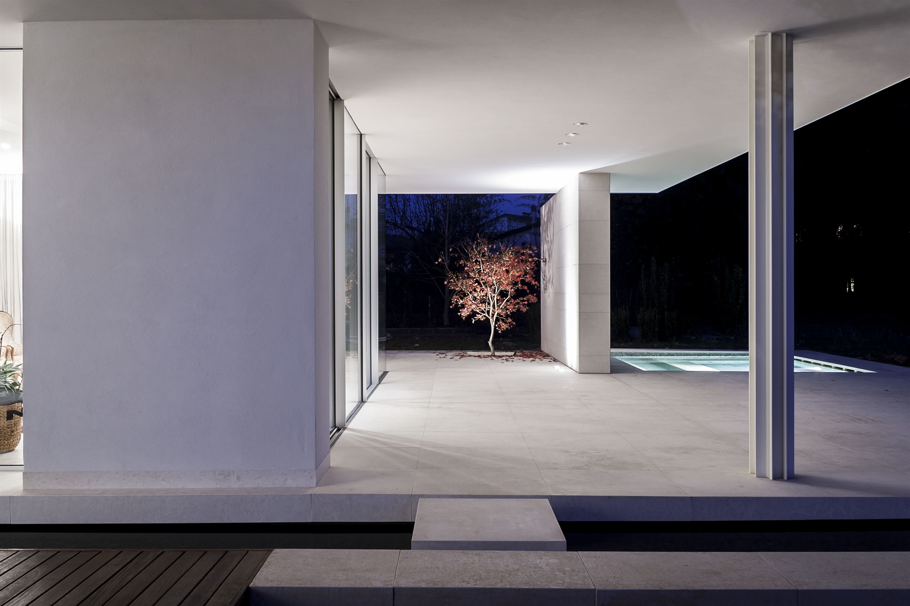 Exterior cladding in marble, granite and natural stone