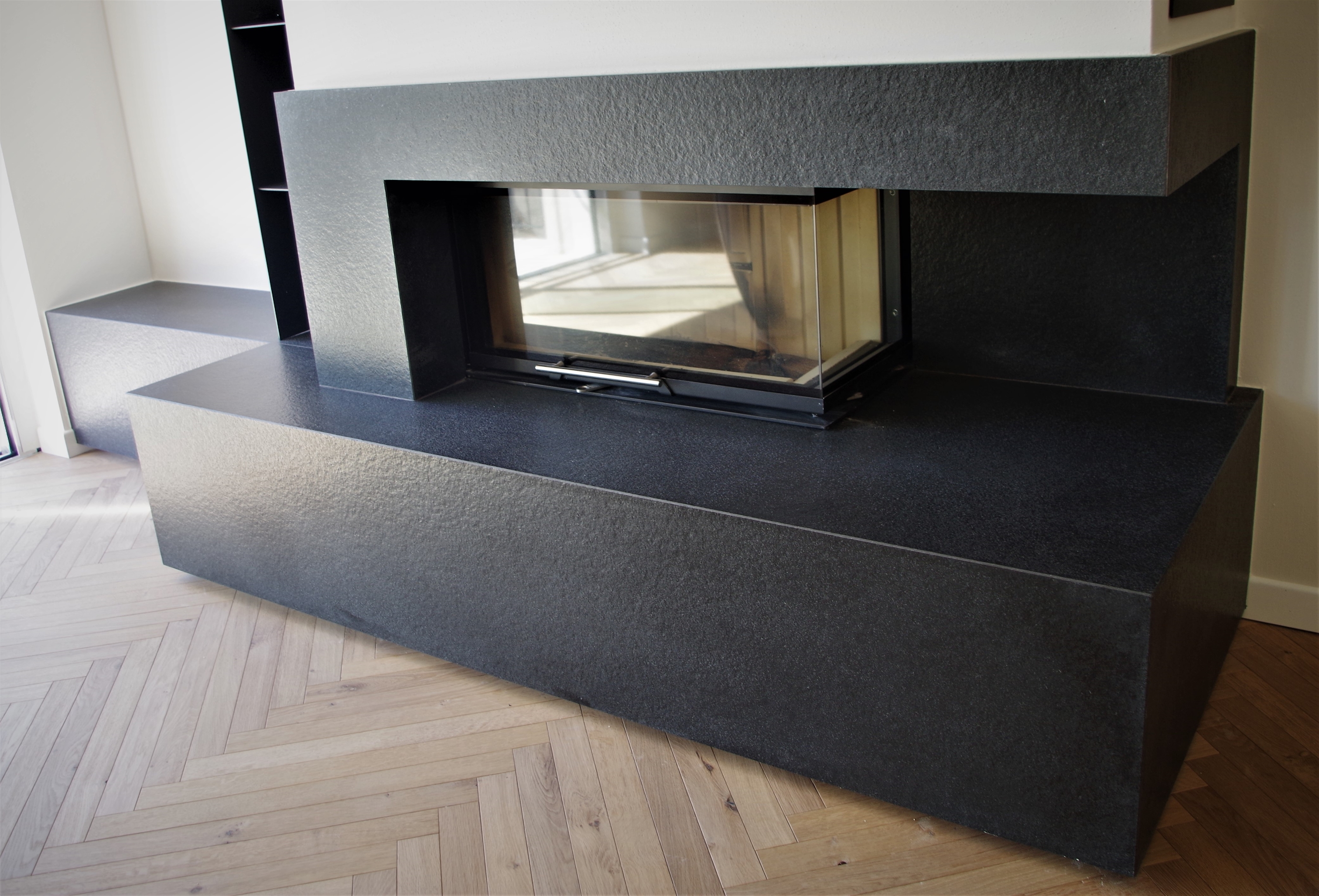 Interior cladding in marble, natural stone and granite