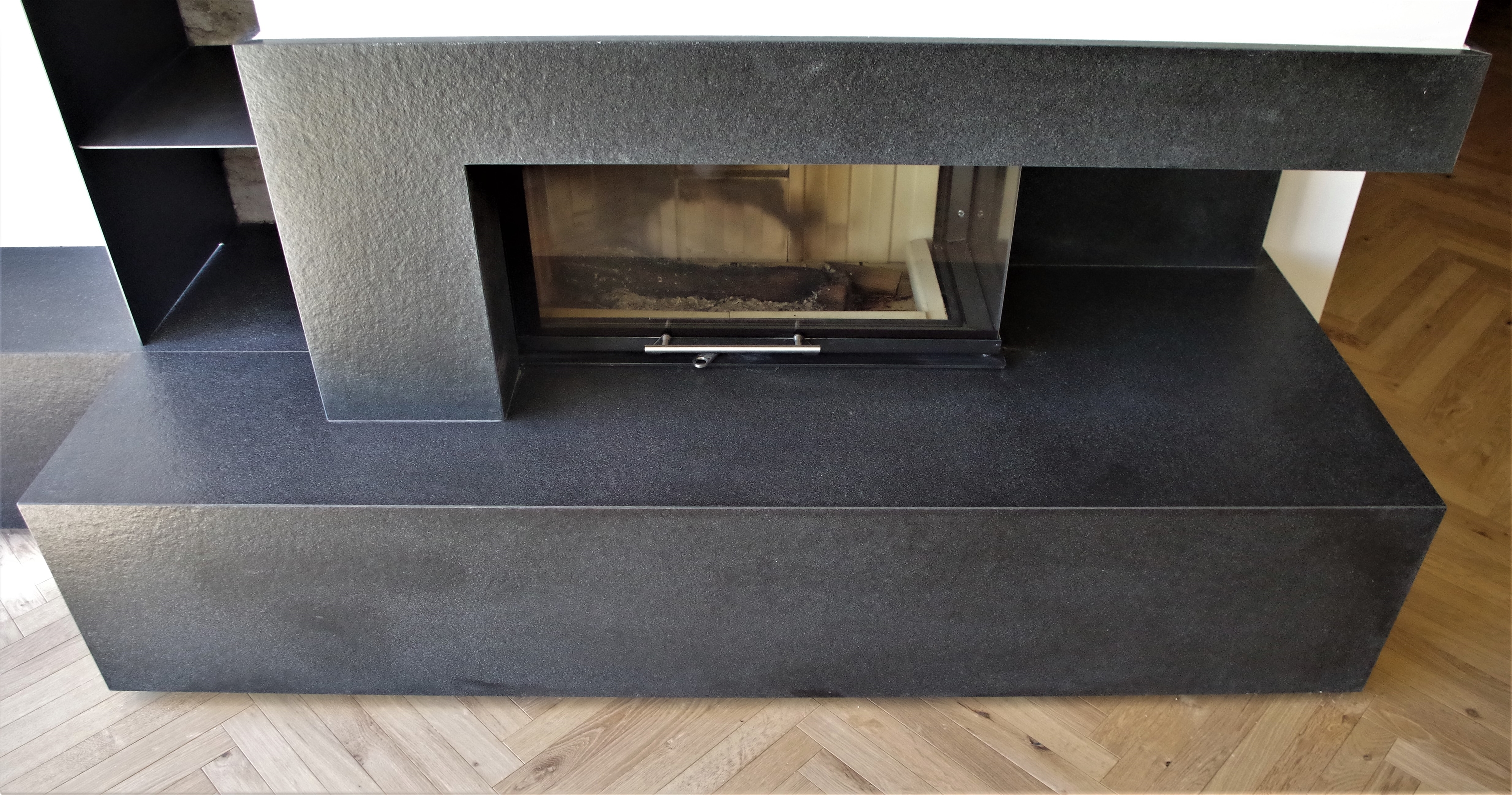 Interior cladding in marble, natural stone and granite