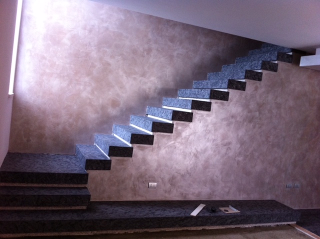 Staircases in marble, granite and natural stone