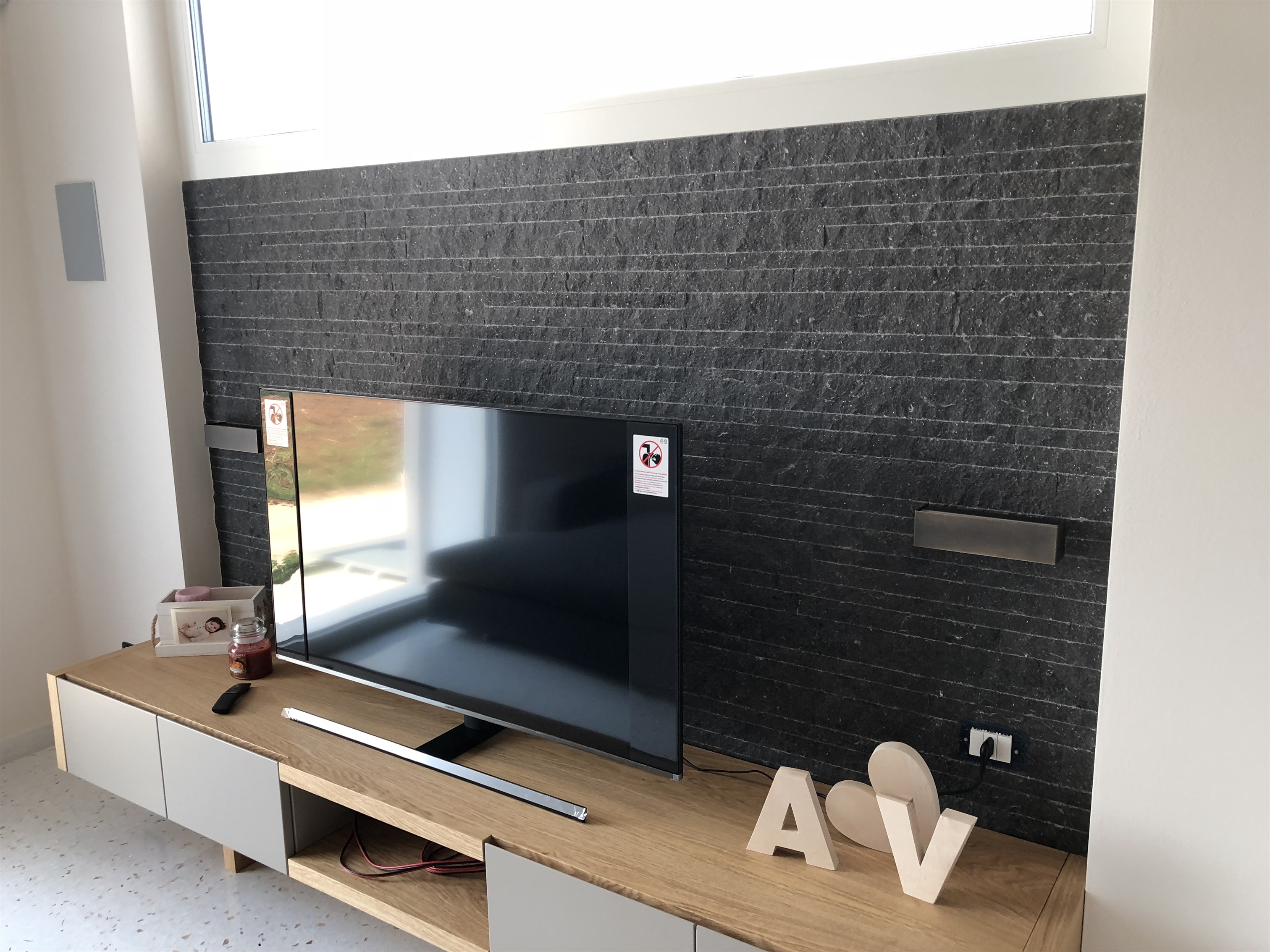 Interior cladding in marble, natural stone and granite