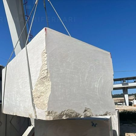250649