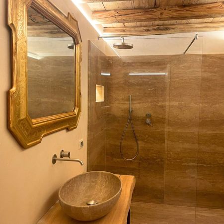Bagni in marmo granito e pietra naturale