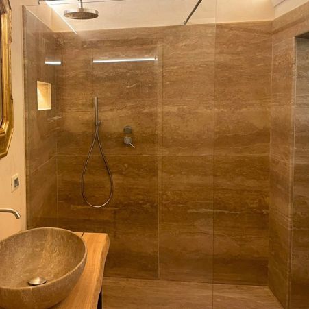 Bagni in marmo granito e pietra naturale