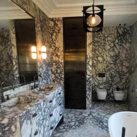 Bagni in marmo granito e pietra naturale
