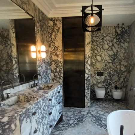 Bagni in marmo granito e pietra naturale