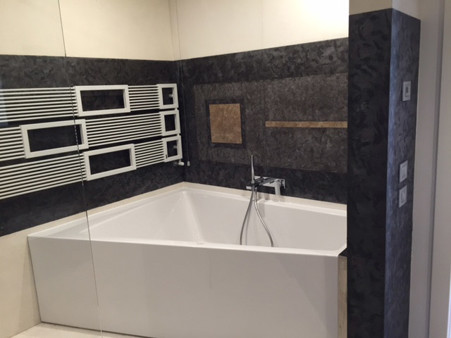 Bathrooms: marble, granite and natural stone coverings