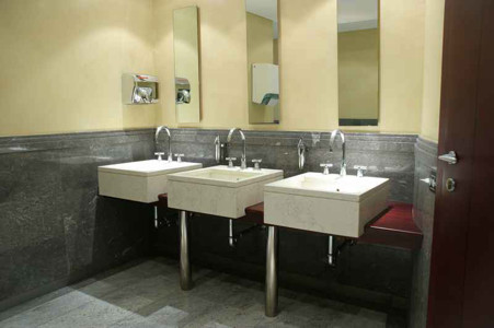 Bathrooms: marble, granite and natural stone coverings