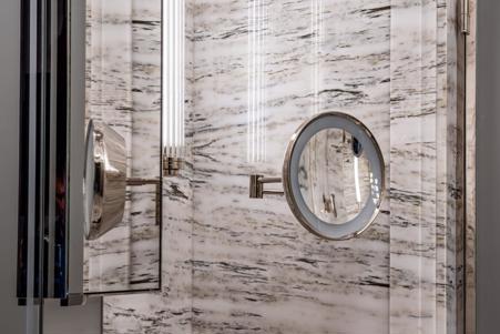 Bathrooms: marble, granite and natural stone coverings