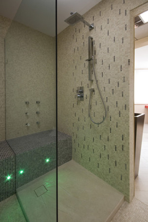 Bathrooms: marble, granite and natural stone coverings