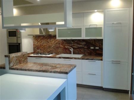 Piani cucina in marmo, granito e pietra naturale