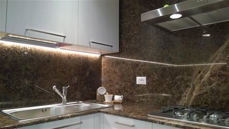 kitchen tops in marble, natural stone and granite