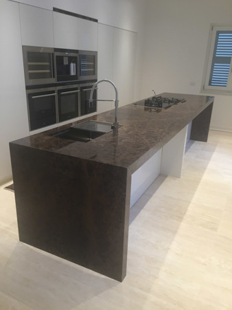 kitchen tops in marble, natural stone and granite