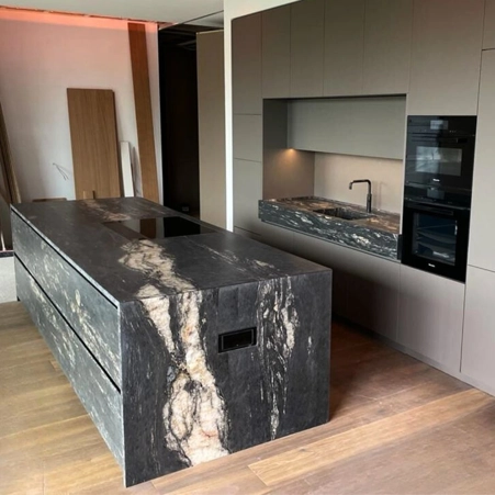 kitchen tops in marble, natural stone and granite
