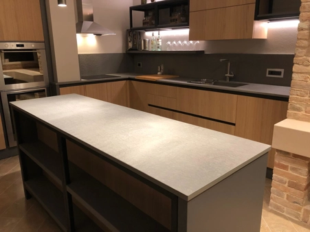 kitchen tops in marble, natural stone and granite