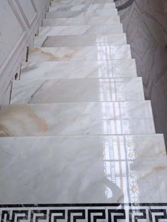 Scale in marmo, granito e pietra naturale
