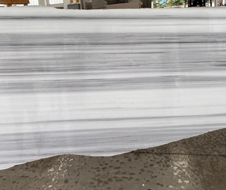 LASTRE IN STRIATO OLIMPO