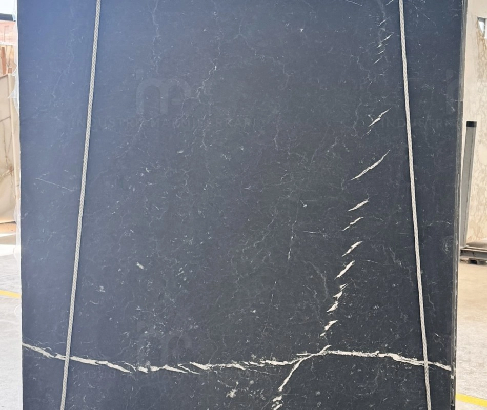 LASTRE IN NERO MARQUINIA