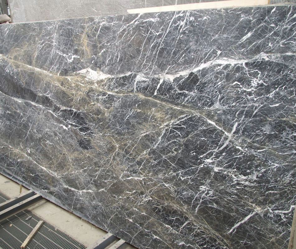 LASTRE IN GRIGIO CARNICO