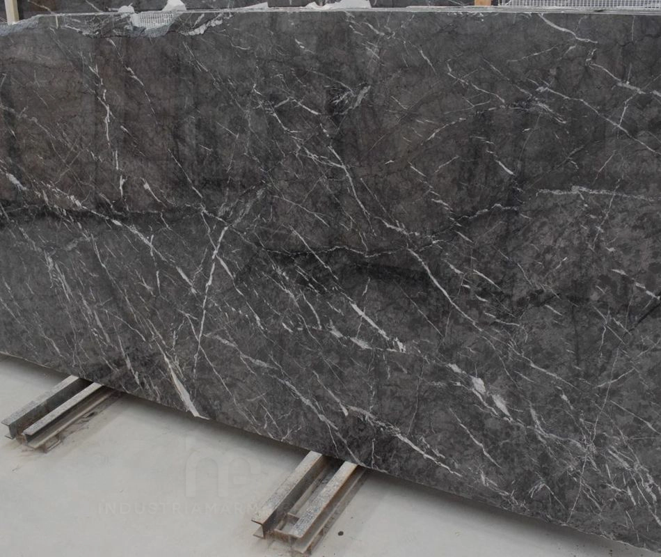 LASTRE IN GRIGIO CARNICO