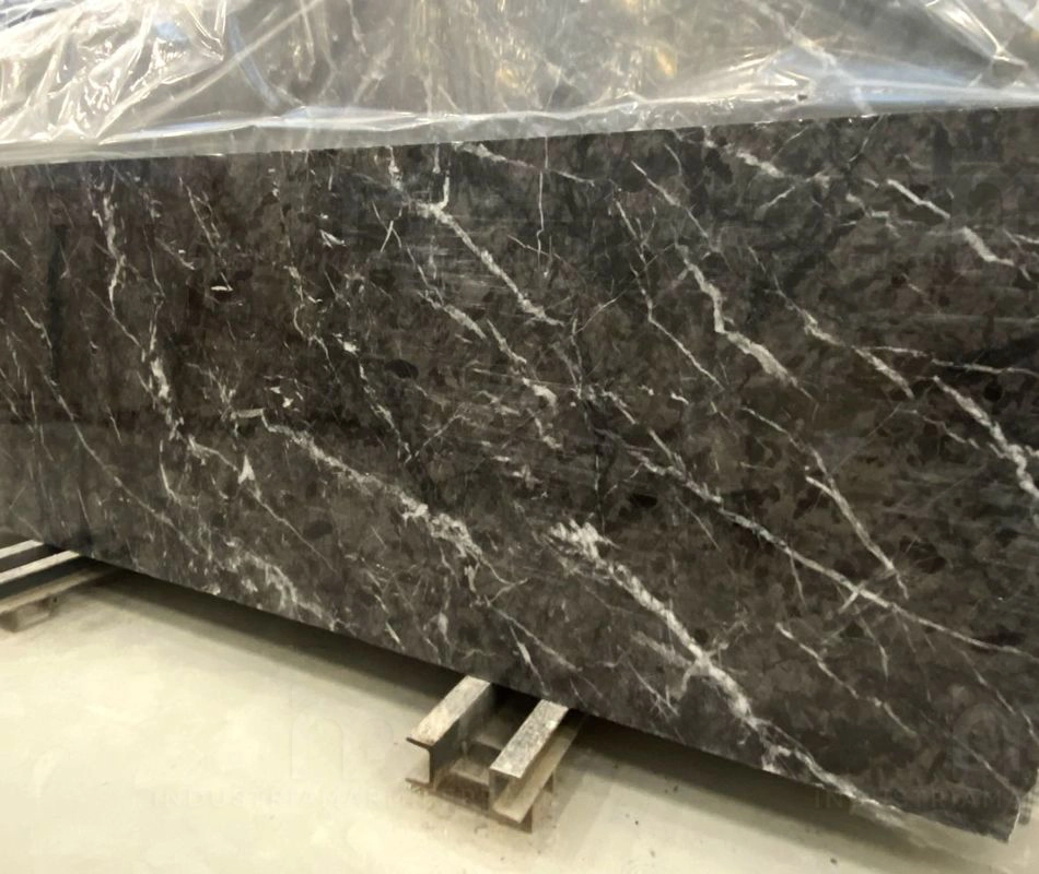 LASTRE IN GRIGIO CARNICO