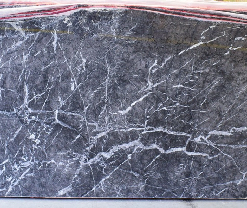 LASTRE IN GRIGIO CARNICO