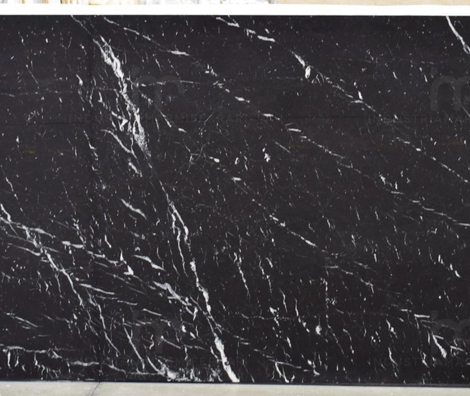 LASTRE IN NERO MARQUINIA