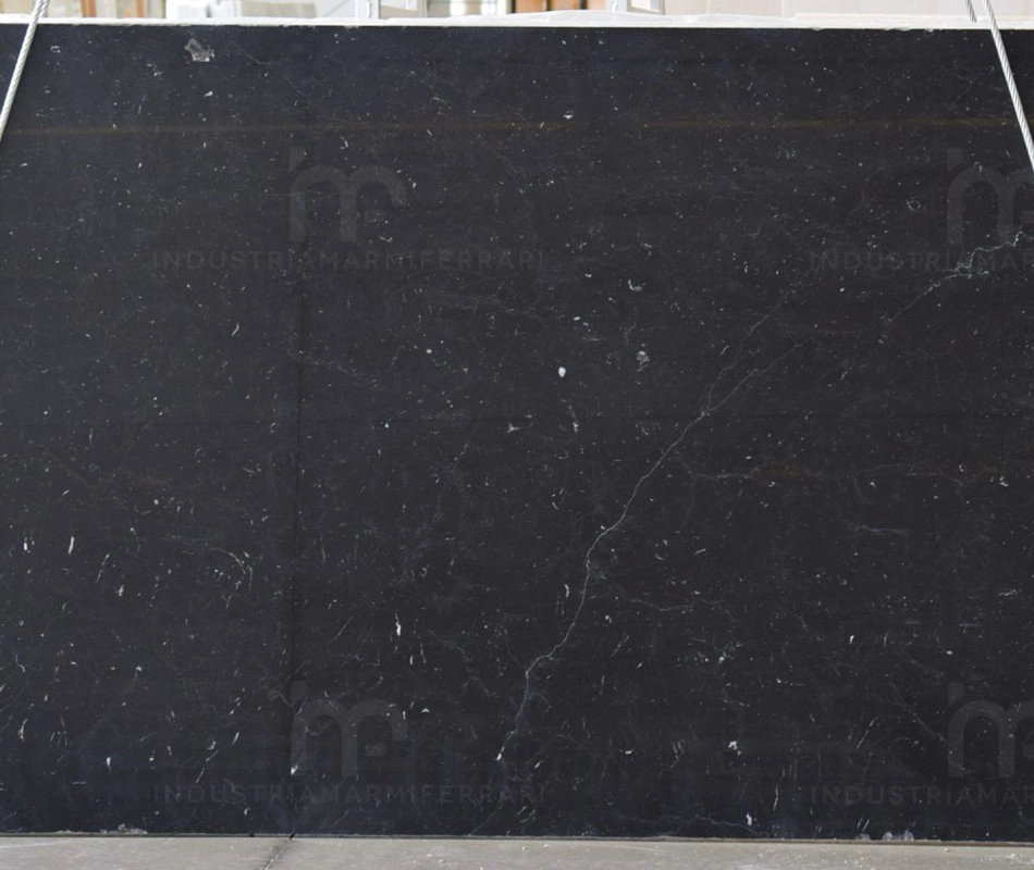 LASTRE IN NERO MARQUINIA